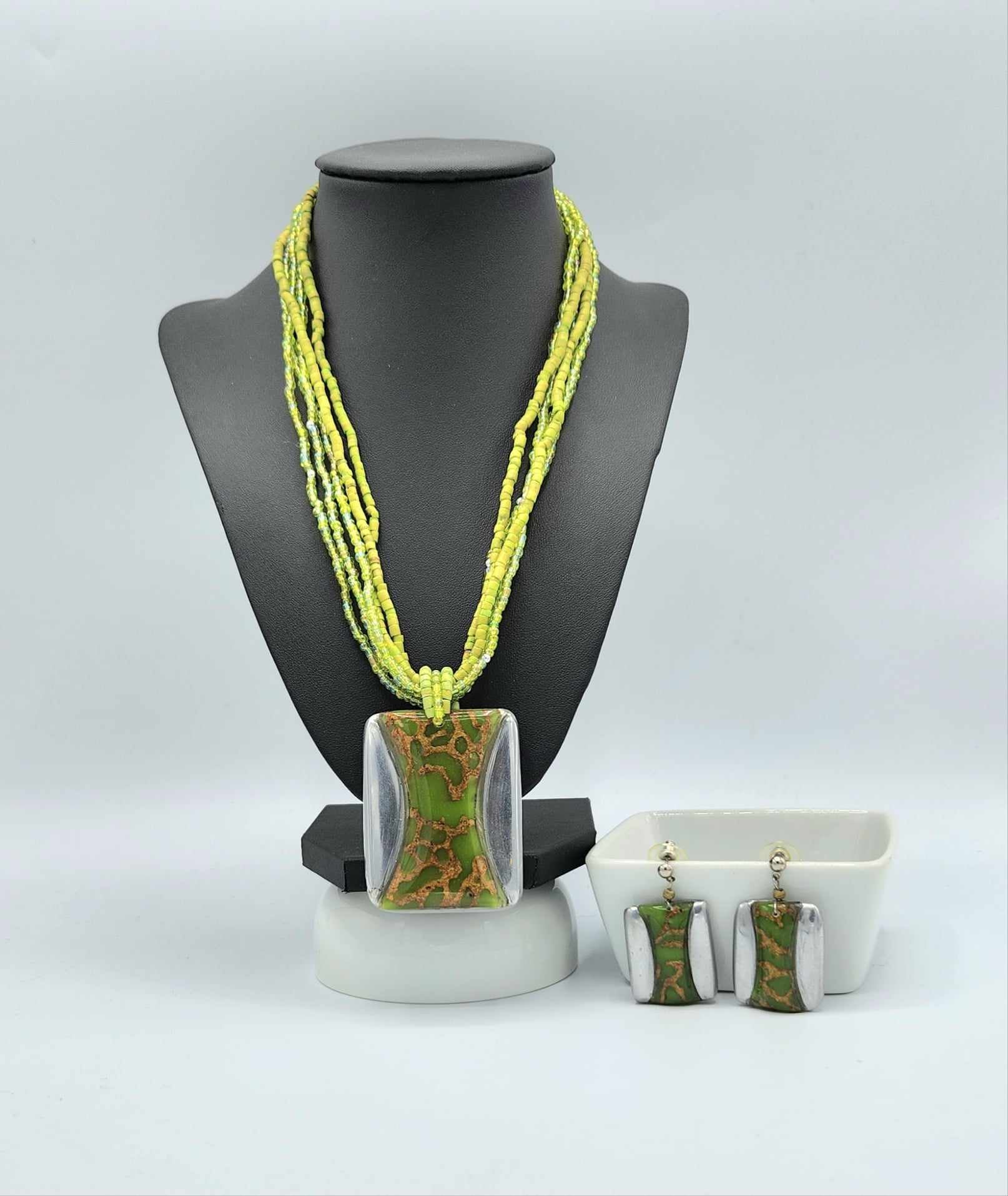 Green and silver seed bead necklace set