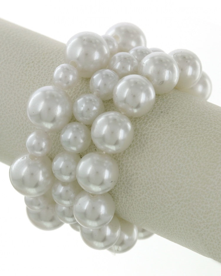 White multi-strand/variety sizes Pearl bracelet